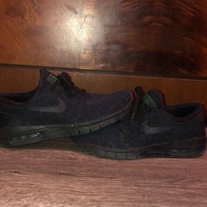 All black Nike Sneakers